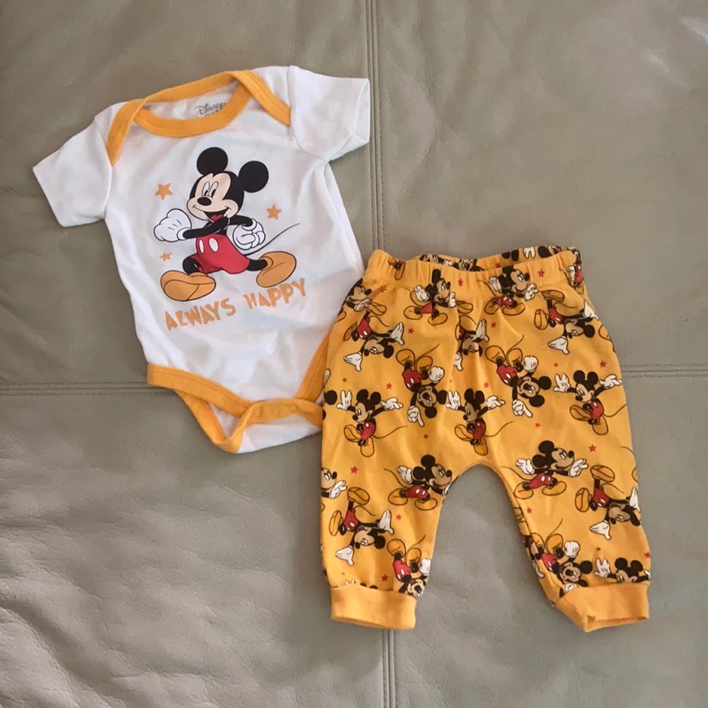 Disney outfit
